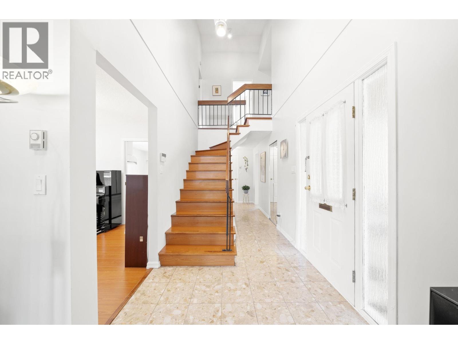 3 Bed, 3 Bath House for Sale in Richmond – 10311 HOLLYMOUNT DRIVE, Richmond – MLS# R3141960 - Image 4