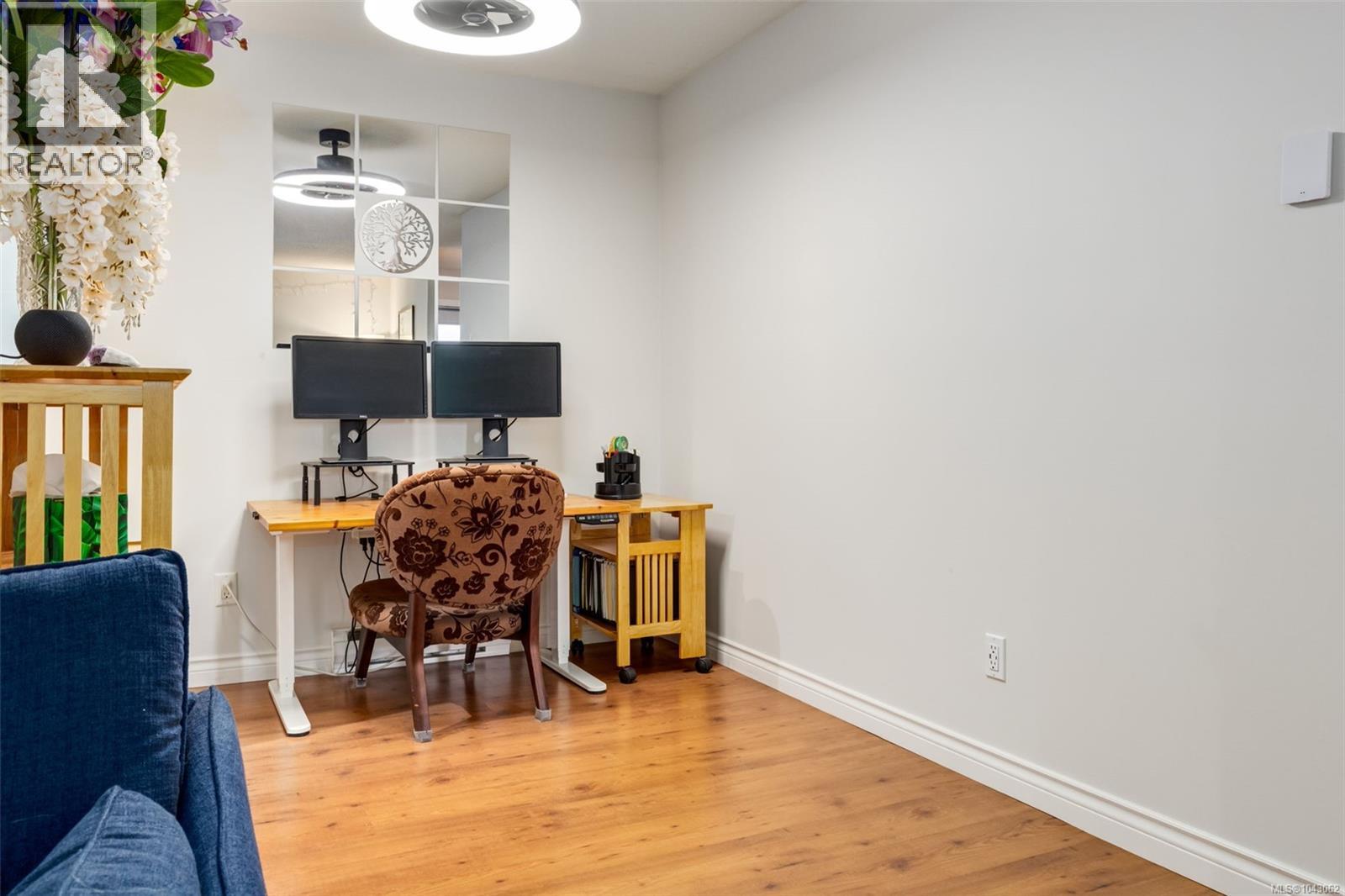 8 1906 Bowen Rd, Nanaimo
