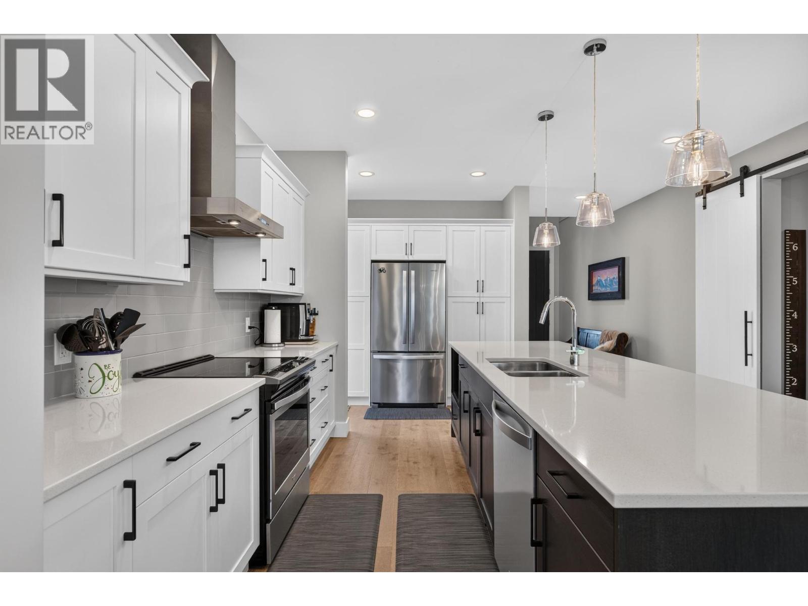 4649 Raymer Road - 6