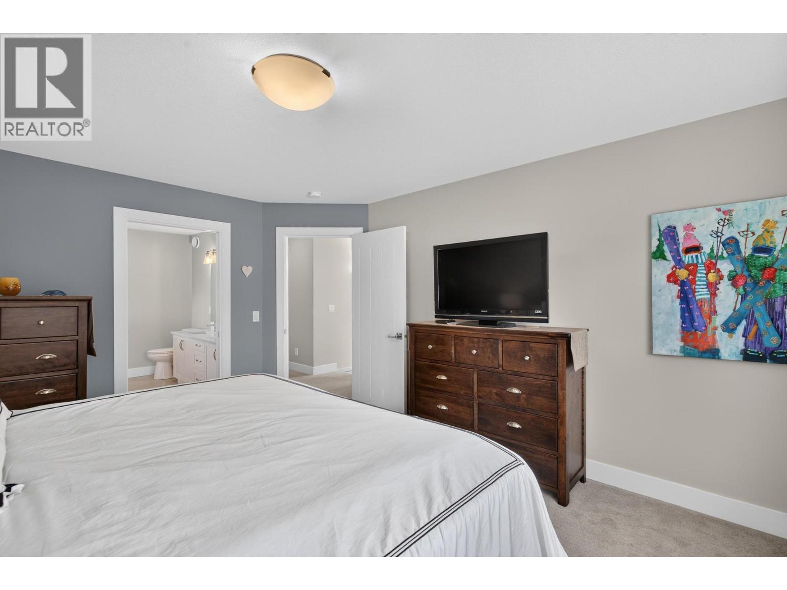 4649 Raymer Road - 22