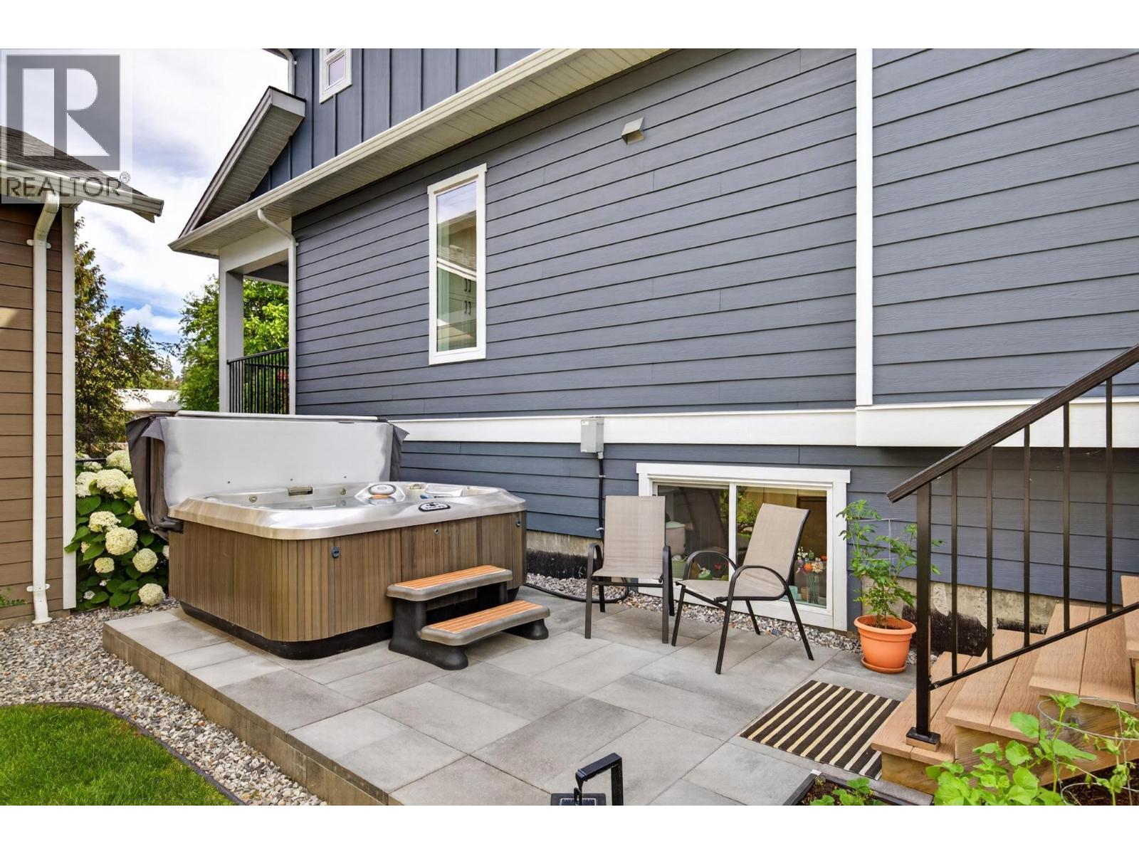 4649 Raymer Road - 13