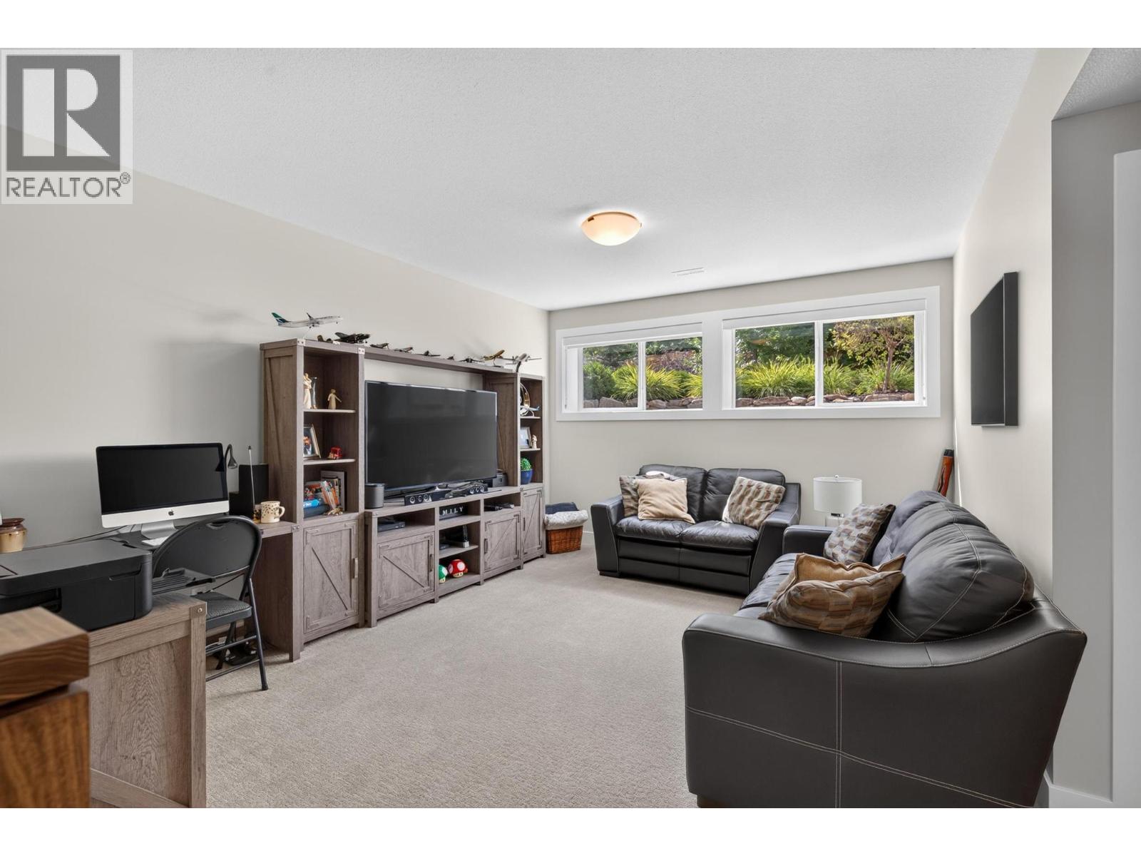 4649 Raymer Road - 36