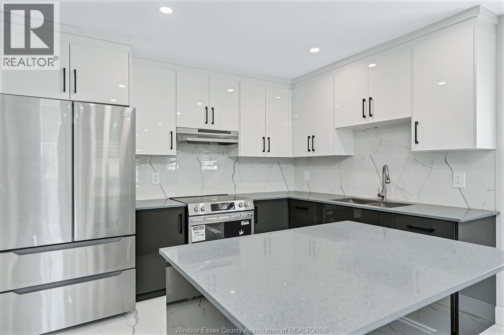 1156 WELLINGTON - 13
