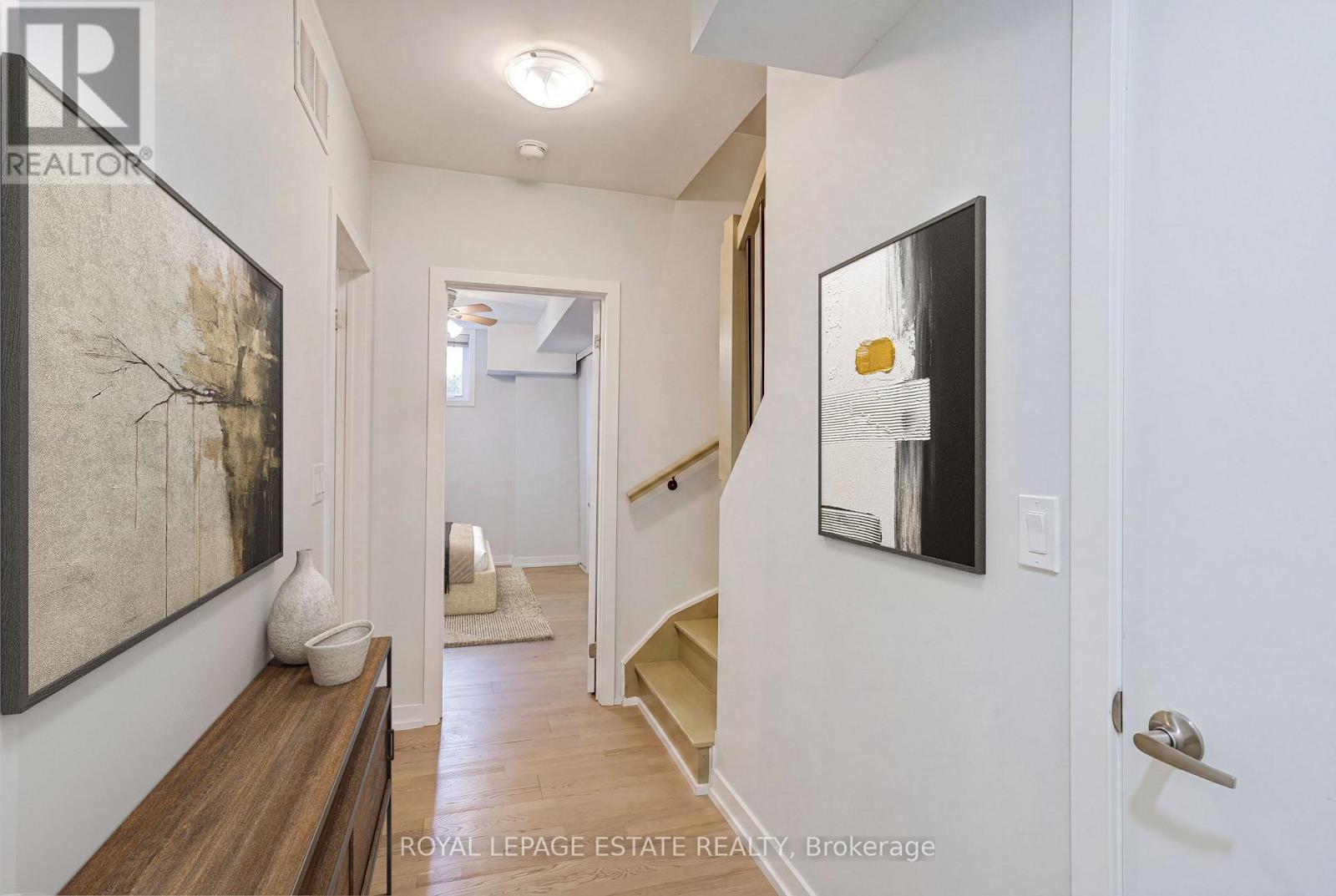 #32 140 BROADVIEW AVENUE - 11