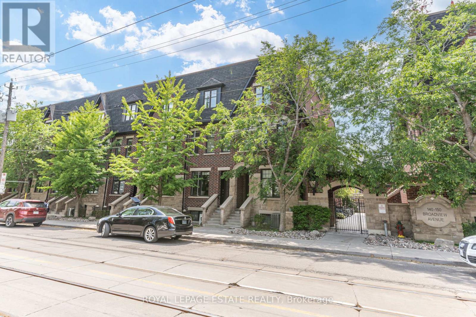 #32 140 BROADVIEW AVENUE - 26