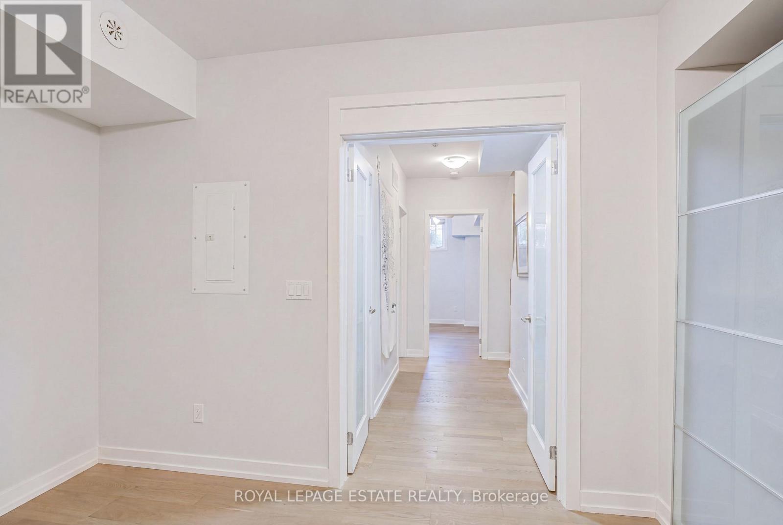 #32 140 BROADVIEW AVENUE - 19