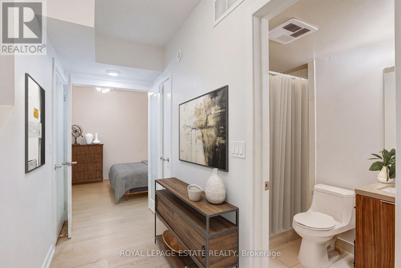#32 140 BROADVIEW AVENUE - 22