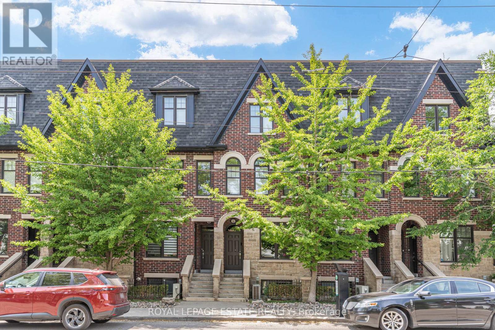 #32 140 BROADVIEW AVENUE - 25