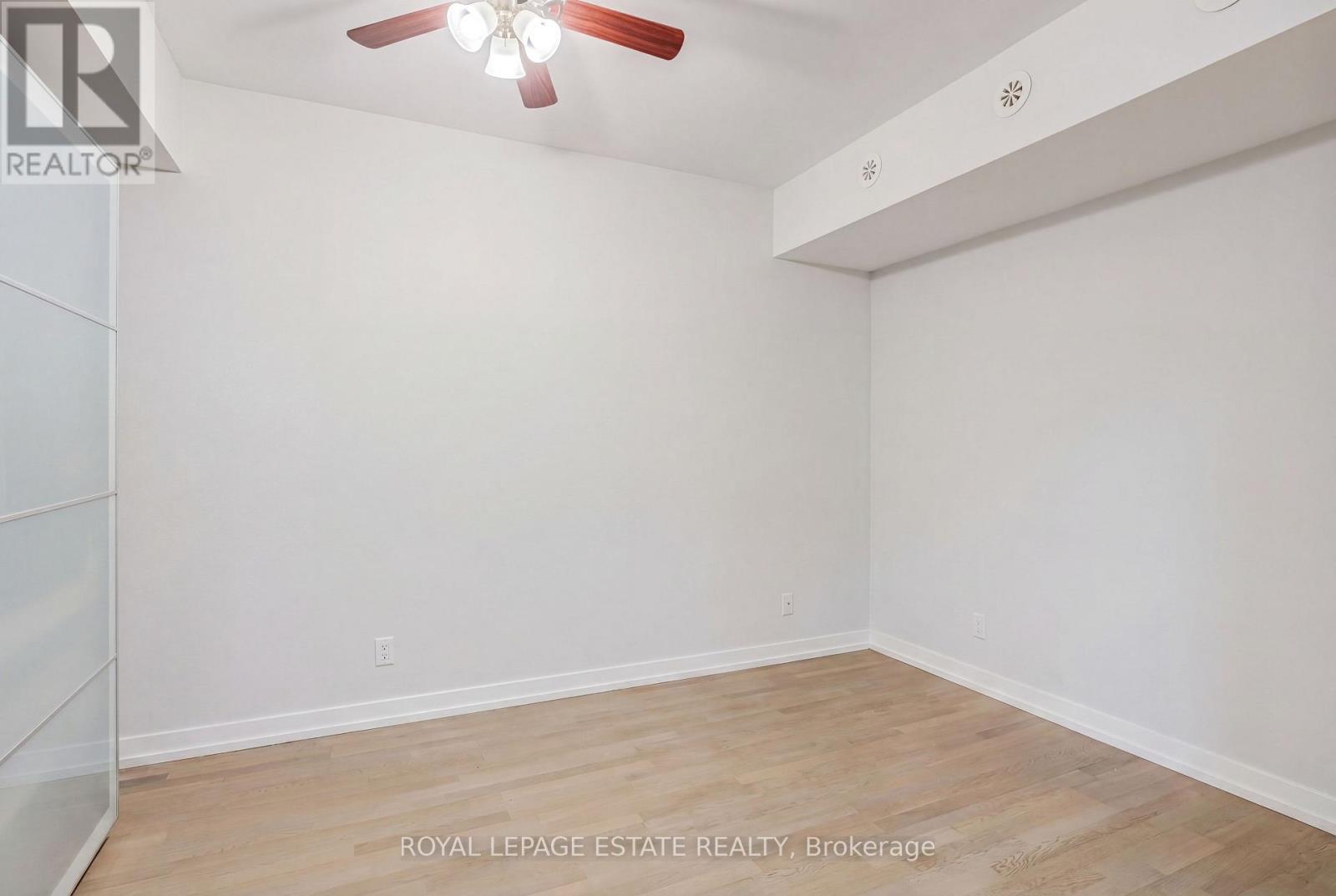#32 140 BROADVIEW AVENUE - 21