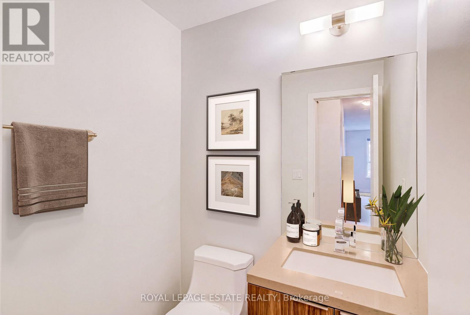 #32 140 BROADVIEW AVENUE - 8