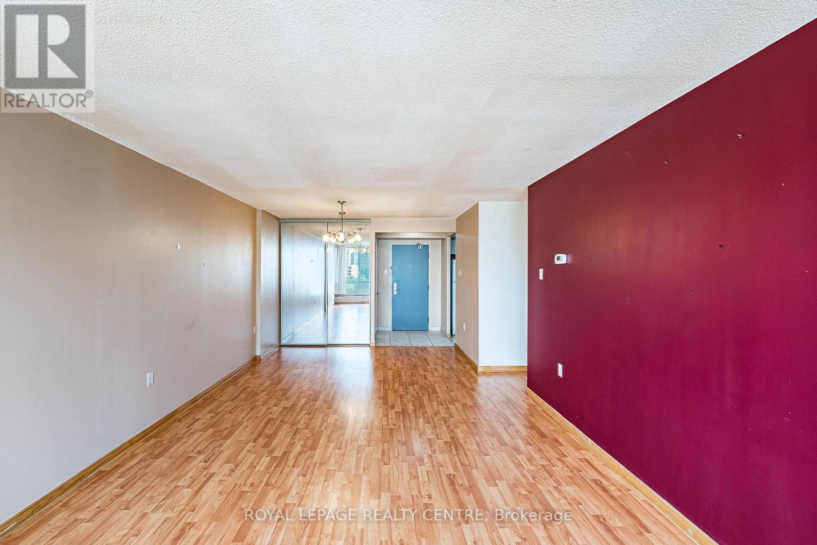 #807 25 FAIRVIEW ROAD W - 13