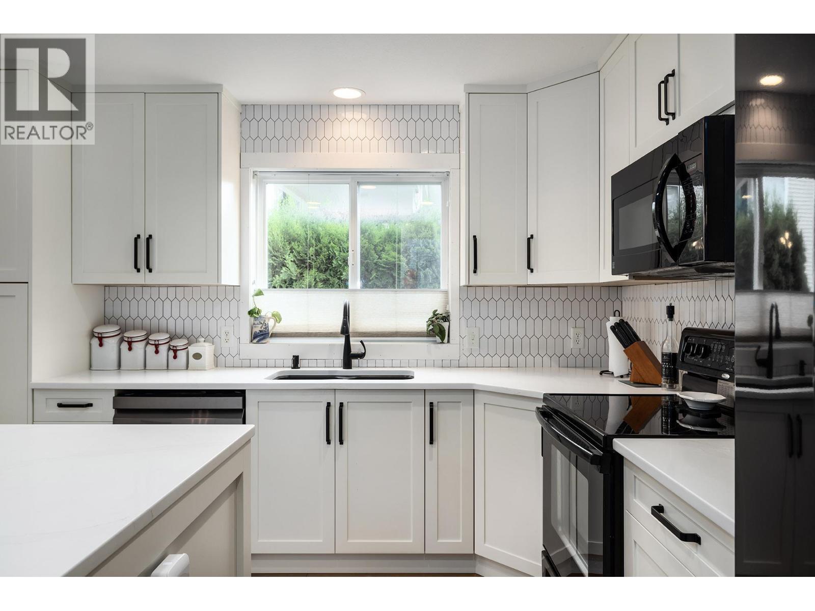 140 2220 Shannon Ridge Drive, West Kelowna