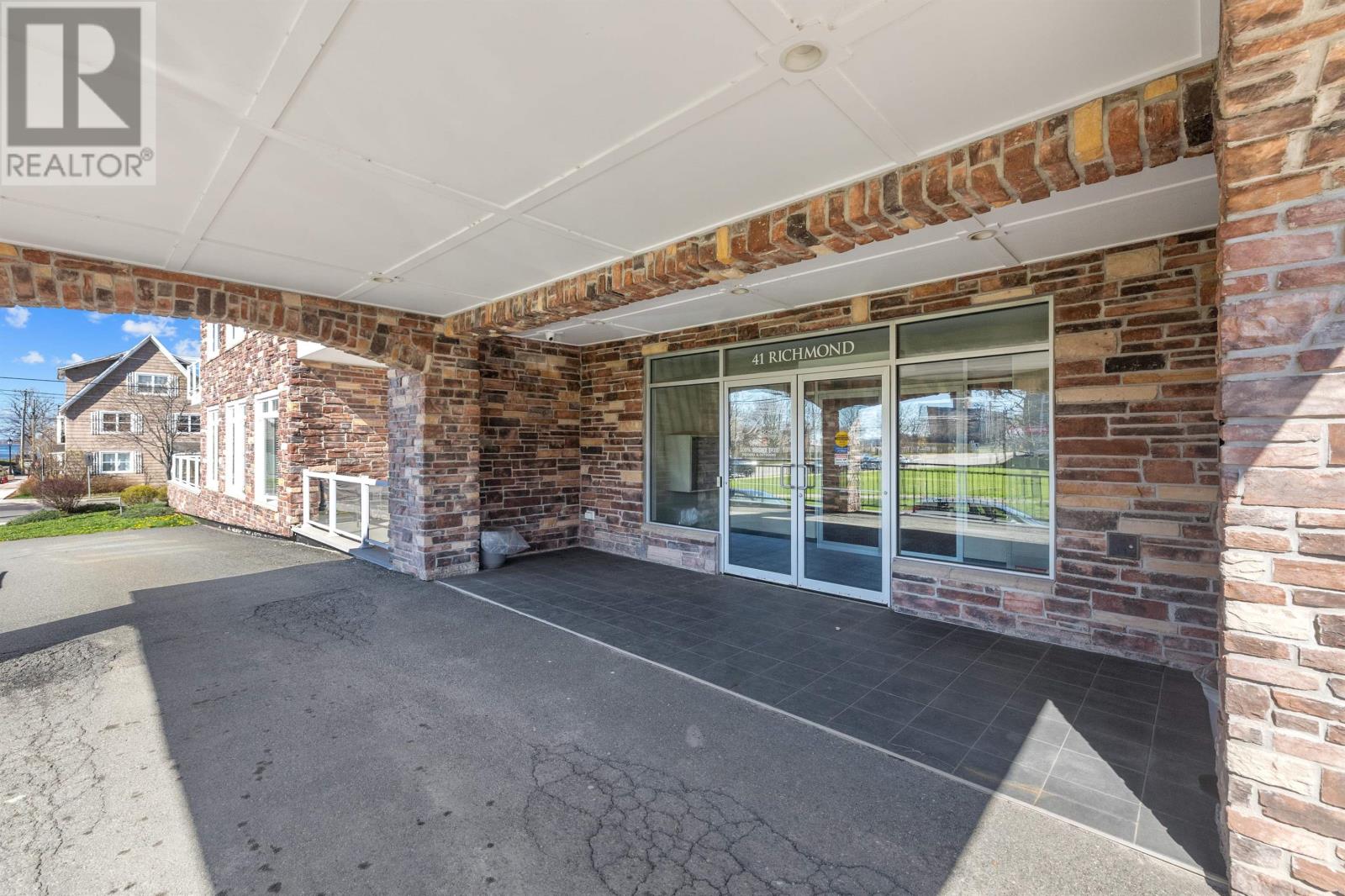 41 Richmond Street - 41