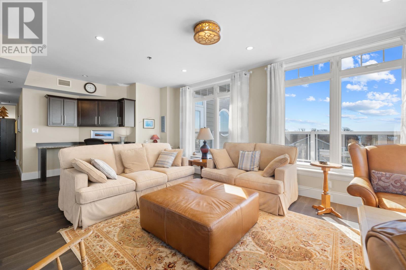41 Richmond Street - 5