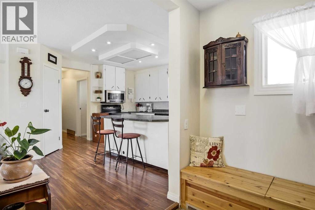 4306 55 Avenue - 4
