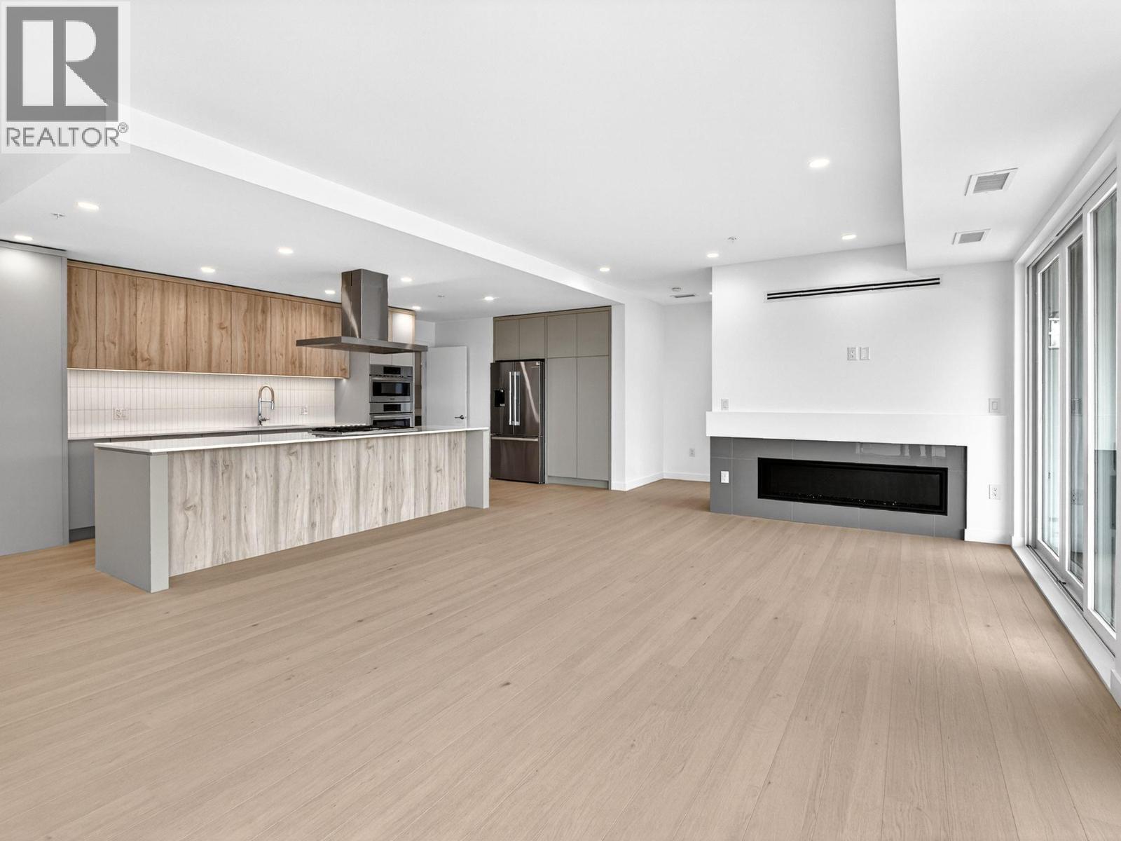 #202 13415 Lakeshore Drive S - 8