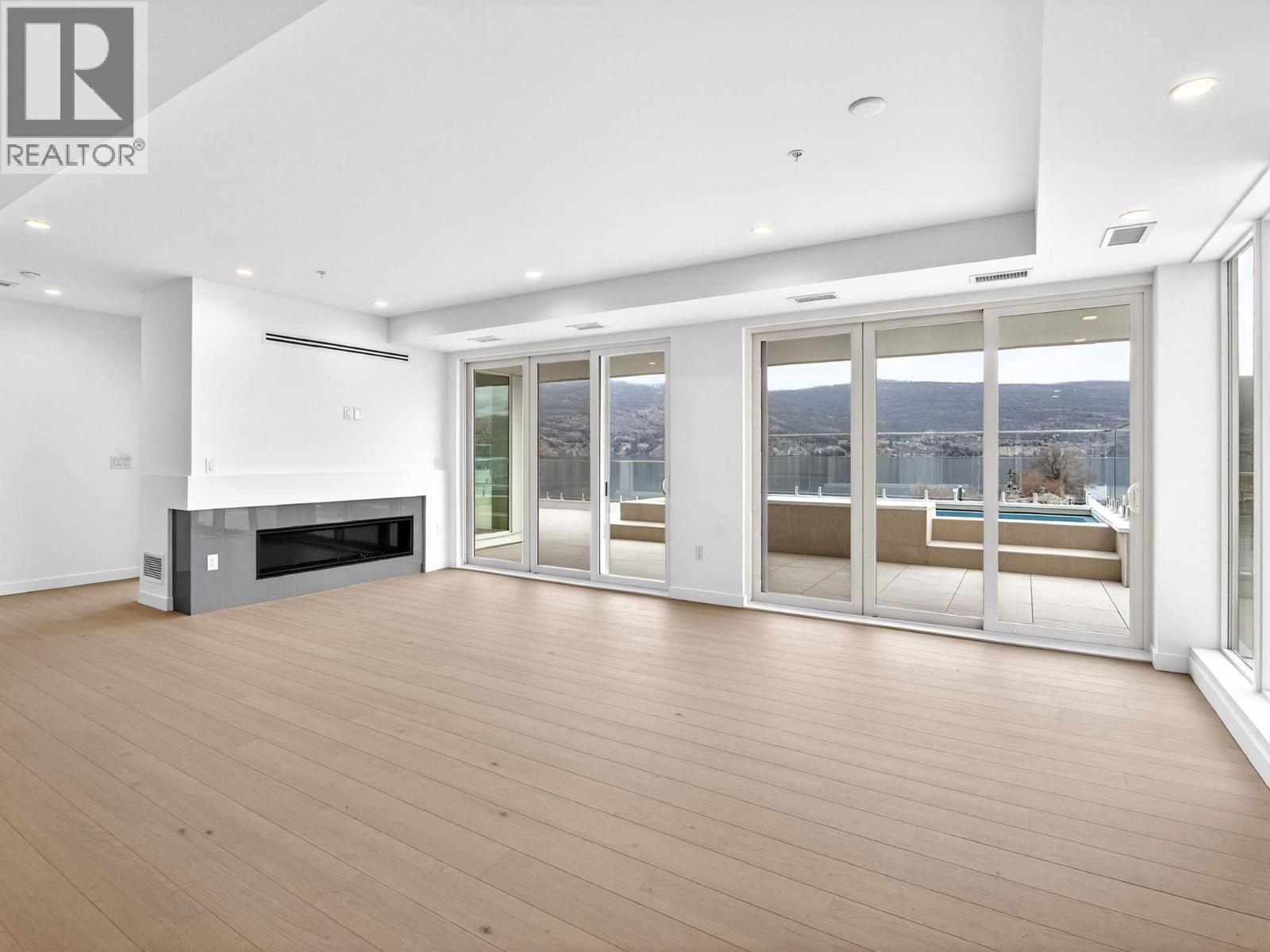 #202 13415 Lakeshore Drive S - 12