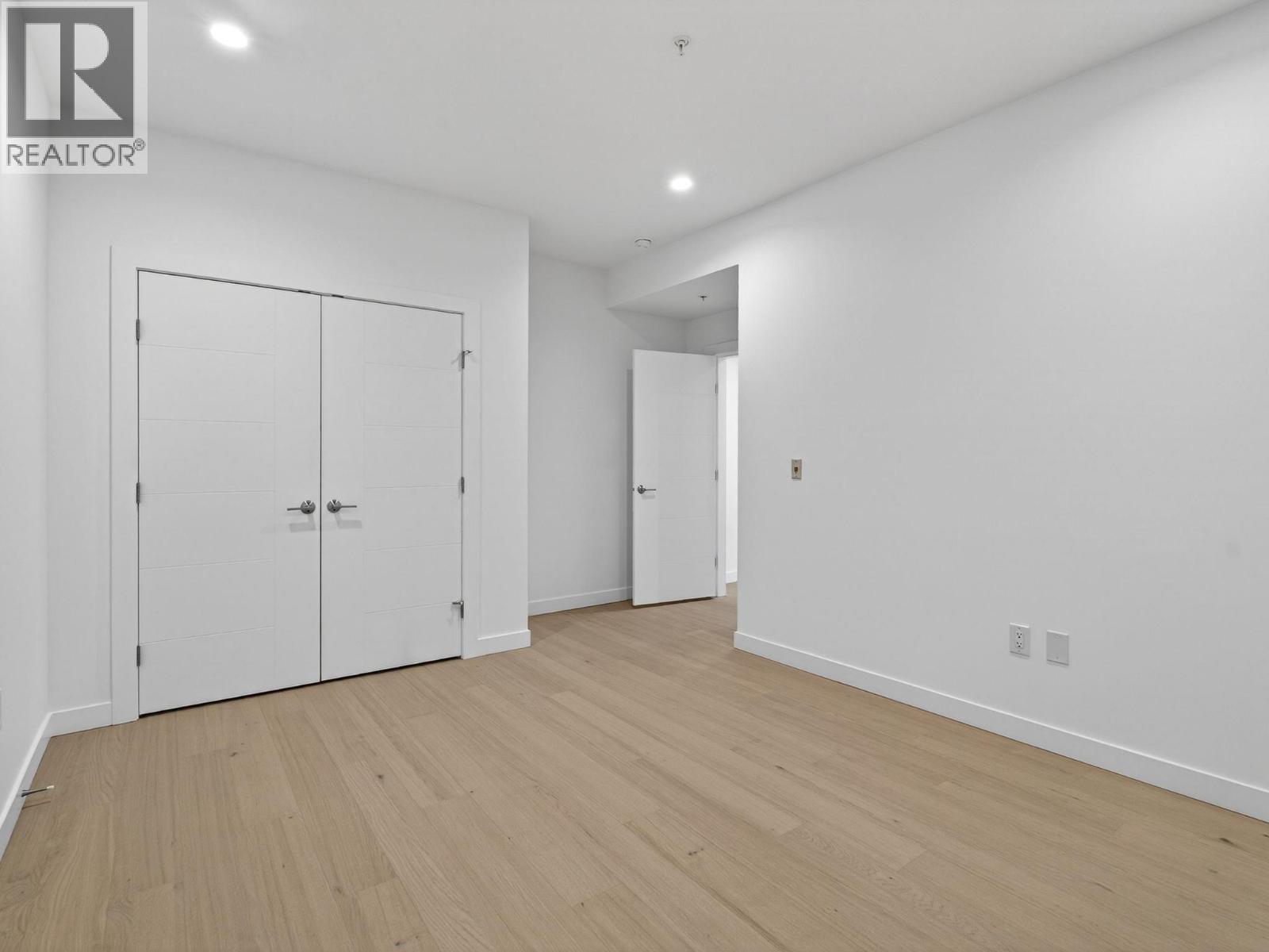 #202 13415 Lakeshore Drive S - 28