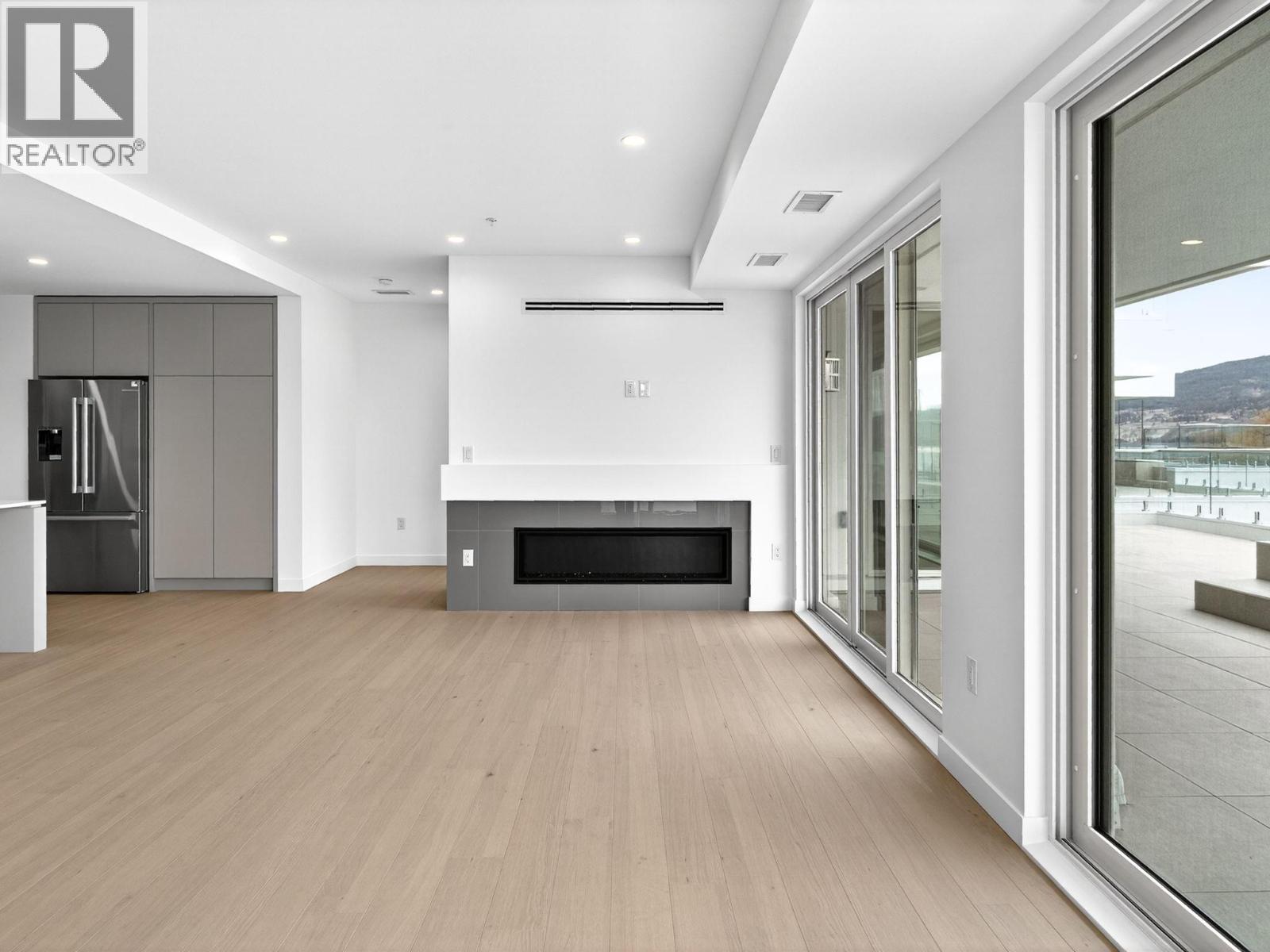 #202 13415 Lakeshore Drive S - 14