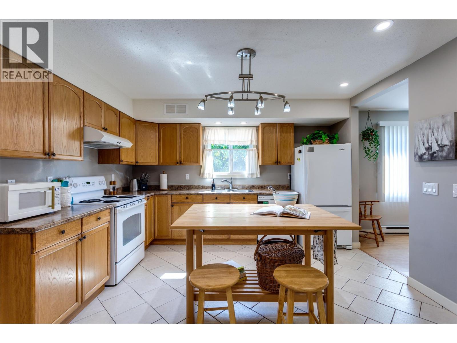 #1 500 Lester Road - 4