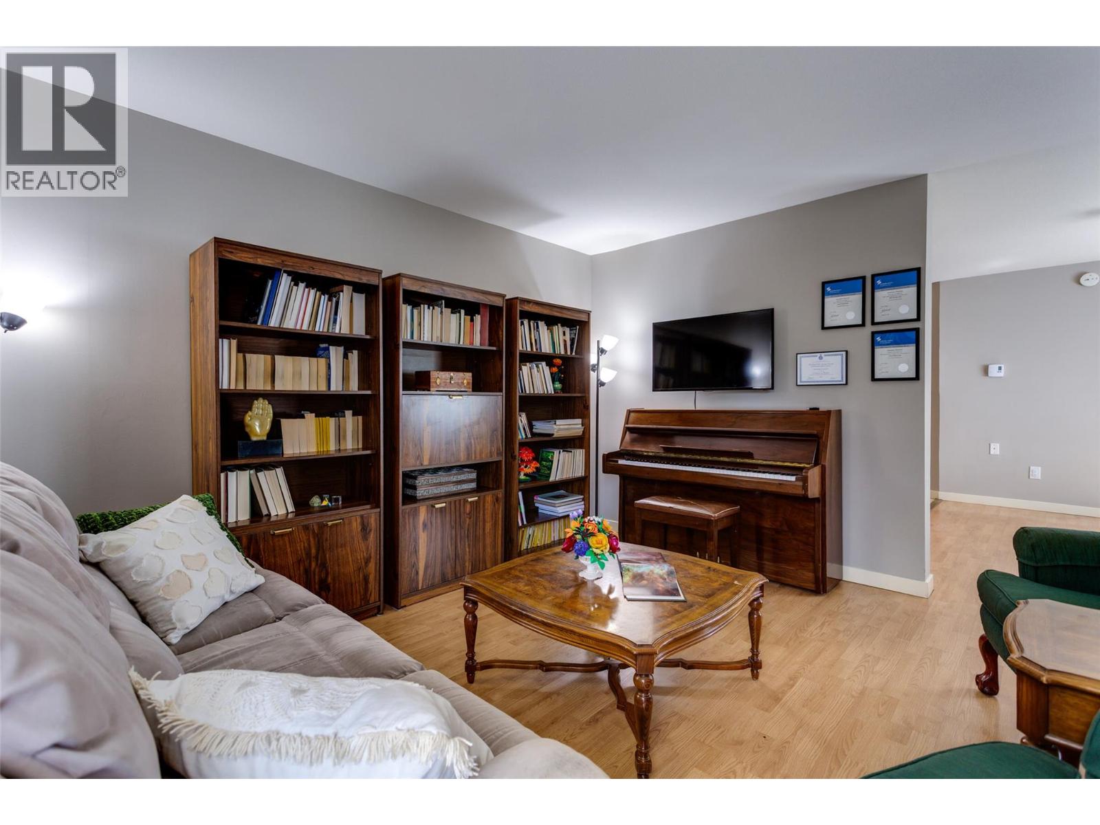 #1 500 Lester Road - 9