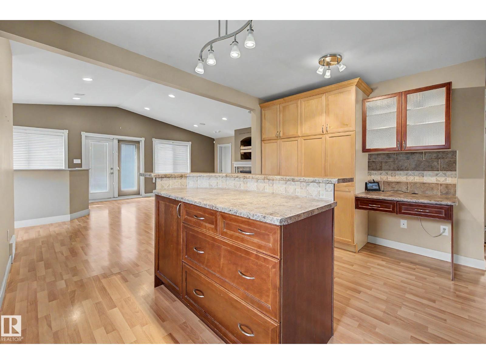 9402 153 ST NW NW - 15