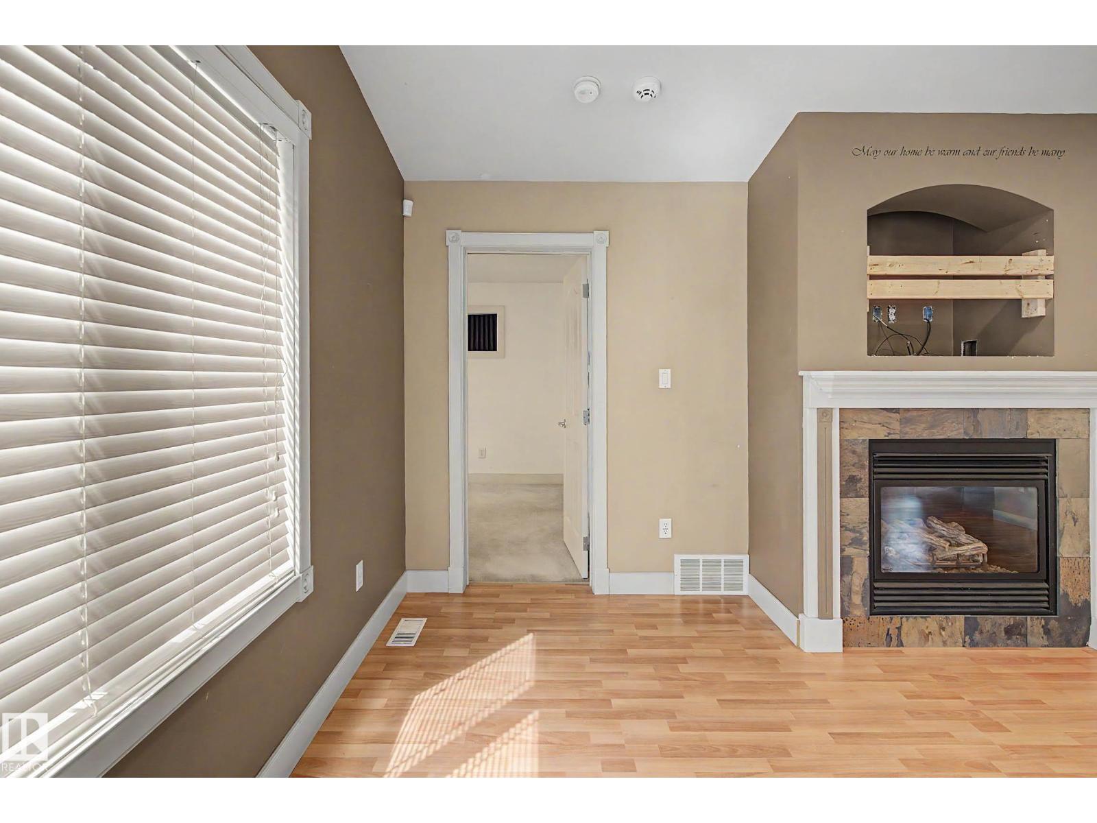 9402 153 ST NW NW - 23