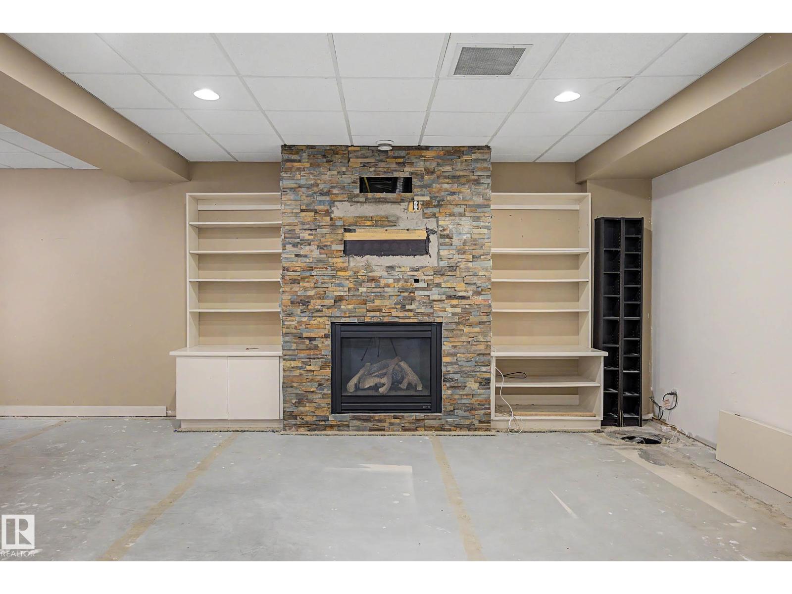 9402 153 ST NW NW - 38