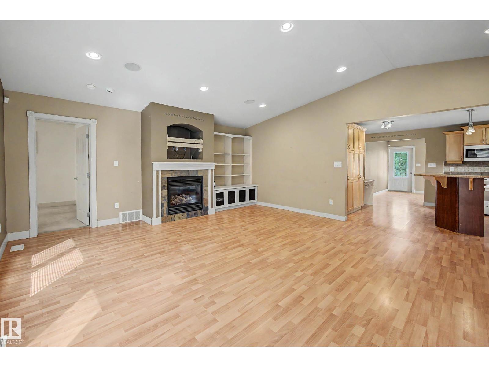 9402 153 ST NW NW - 19