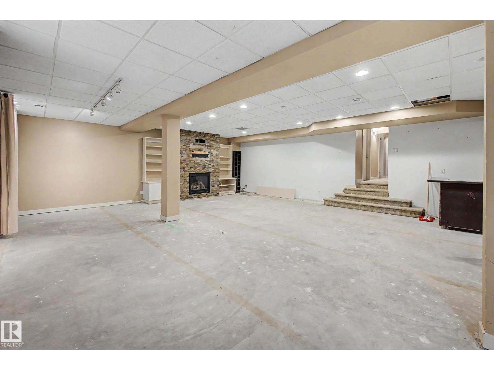 9402 153 ST NW NW - 36