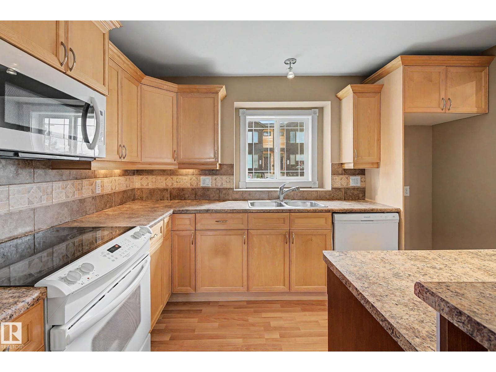 9402 153 ST NW NW - 14