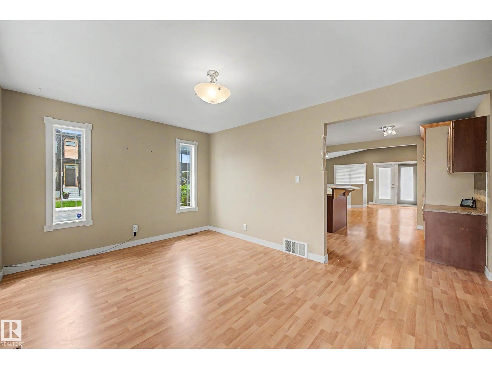 9402 153 ST NW NW - 10
