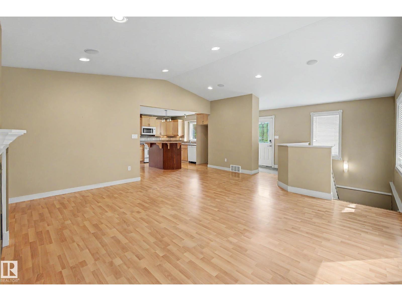 9402 153 ST NW NW - 20