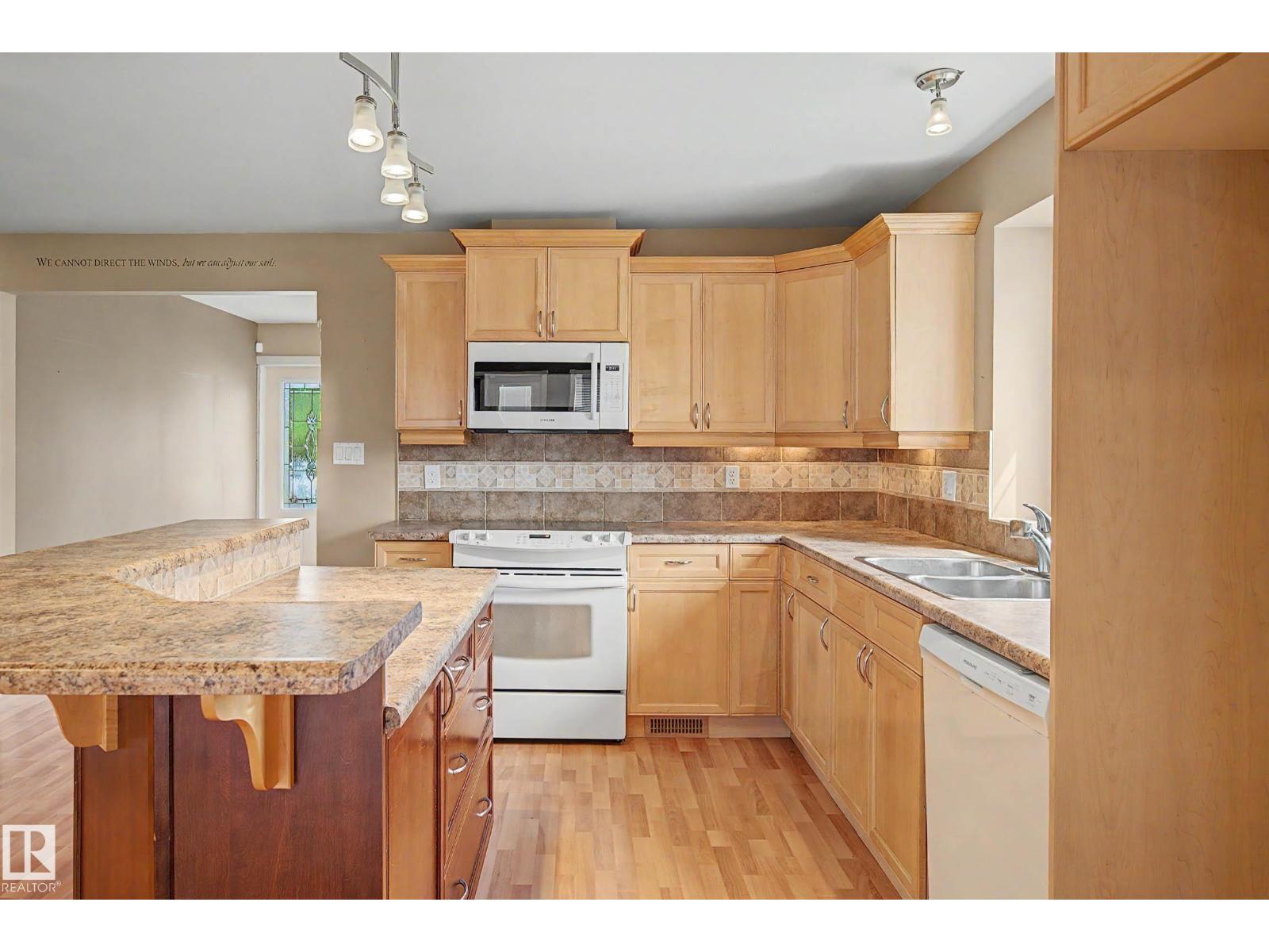 9402 153 ST NW NW - 13