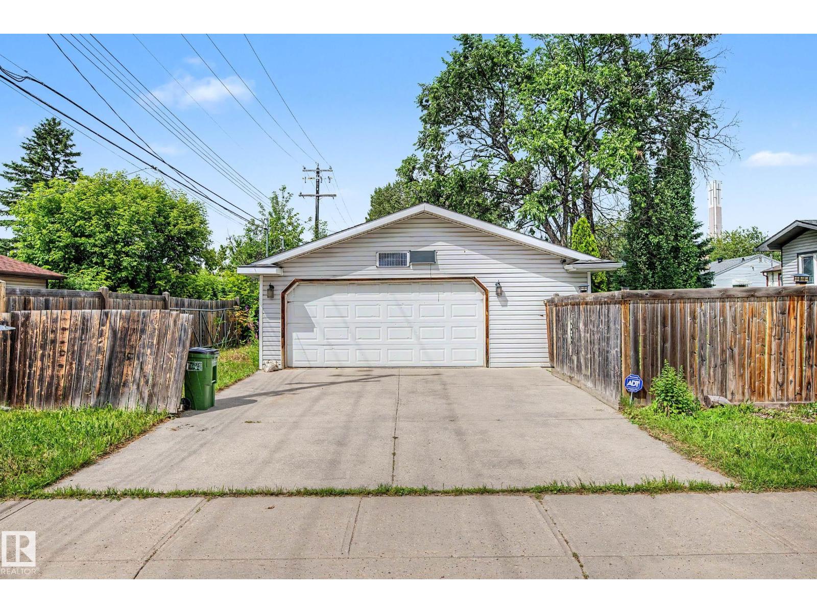 9402 153 ST NW NW - 44