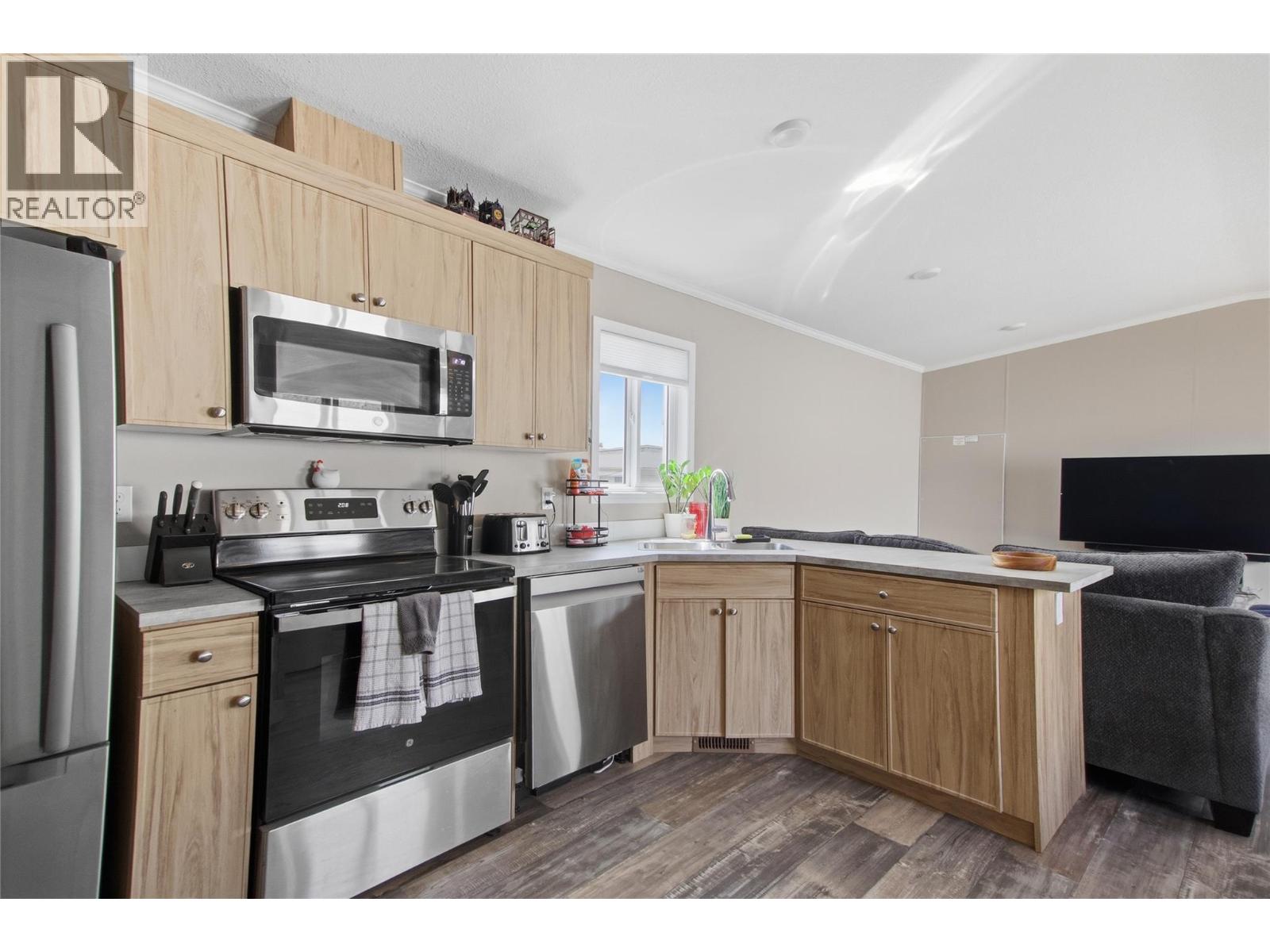 #50 771 Athabasca Street E - 13