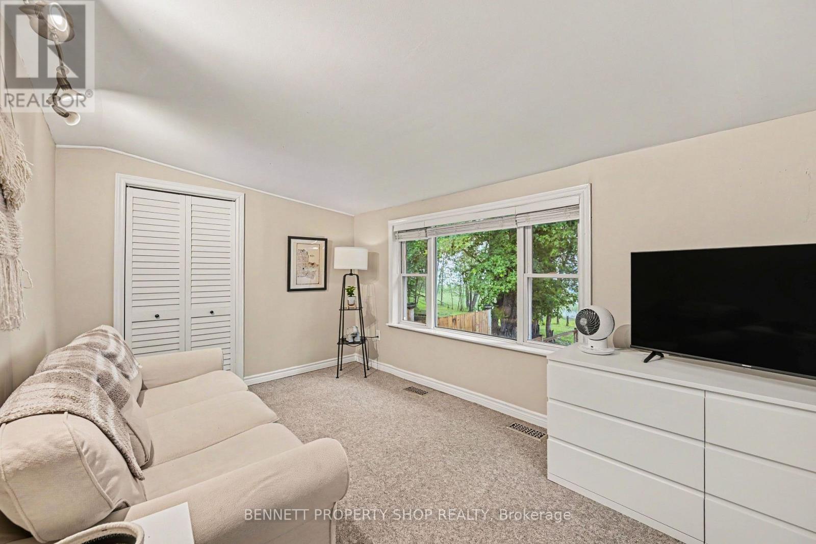 102 MOORHEAD DRIVE - 13