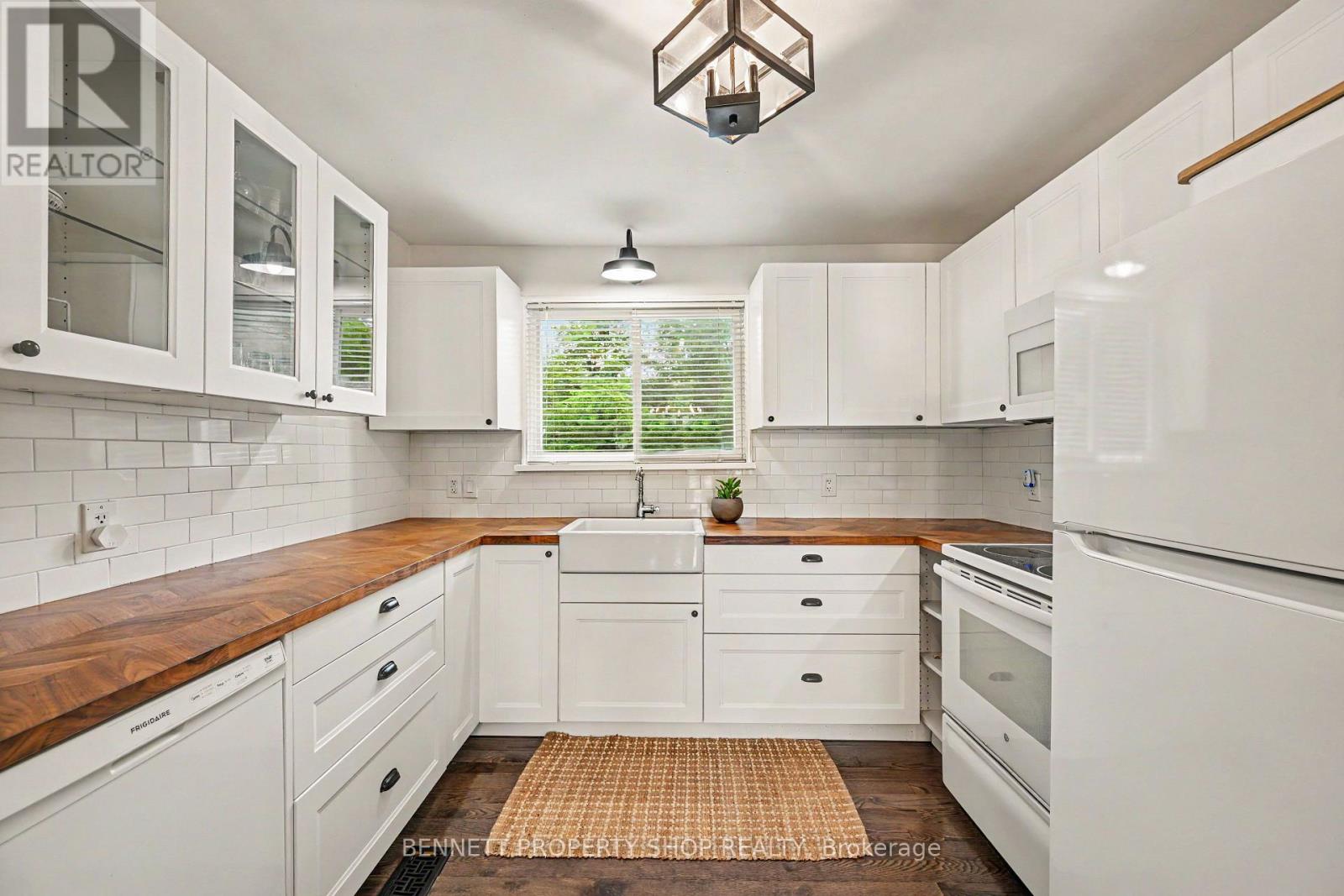 102 MOORHEAD DRIVE - 7