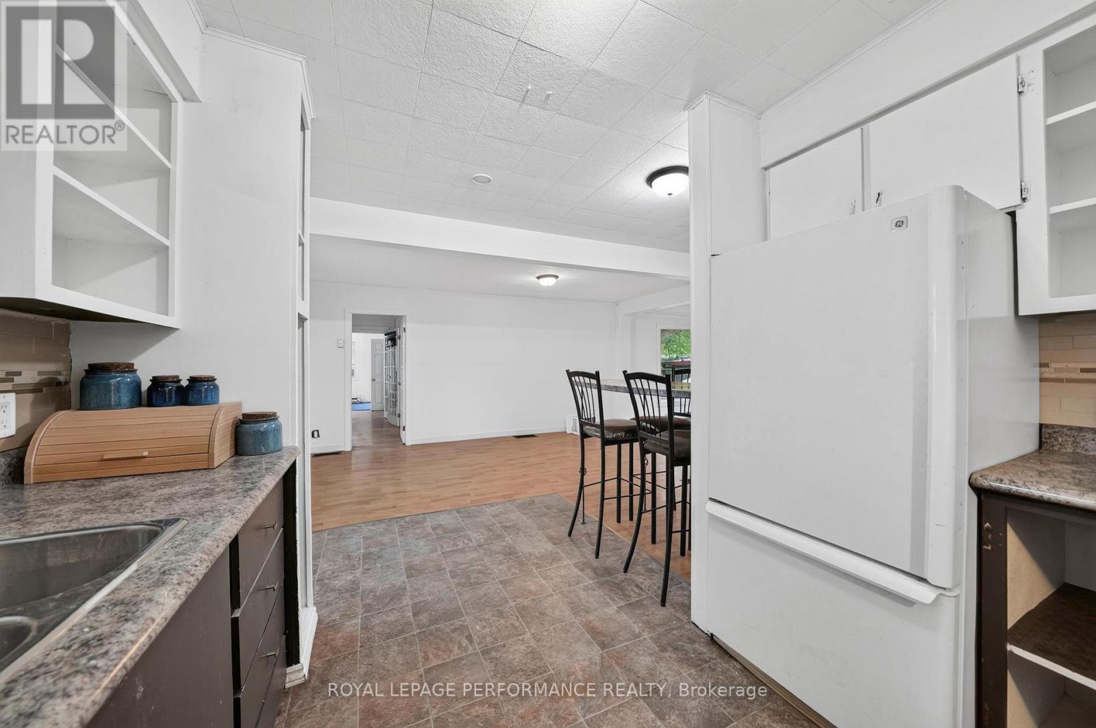 6223 164TH AVENUE - 11