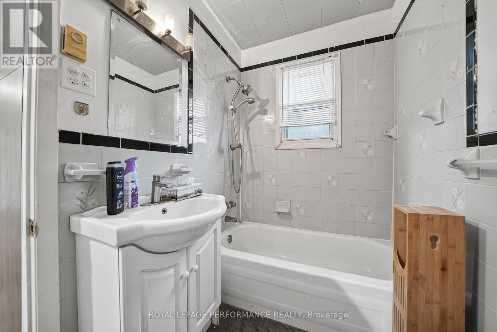 6223 164TH AVENUE - 18