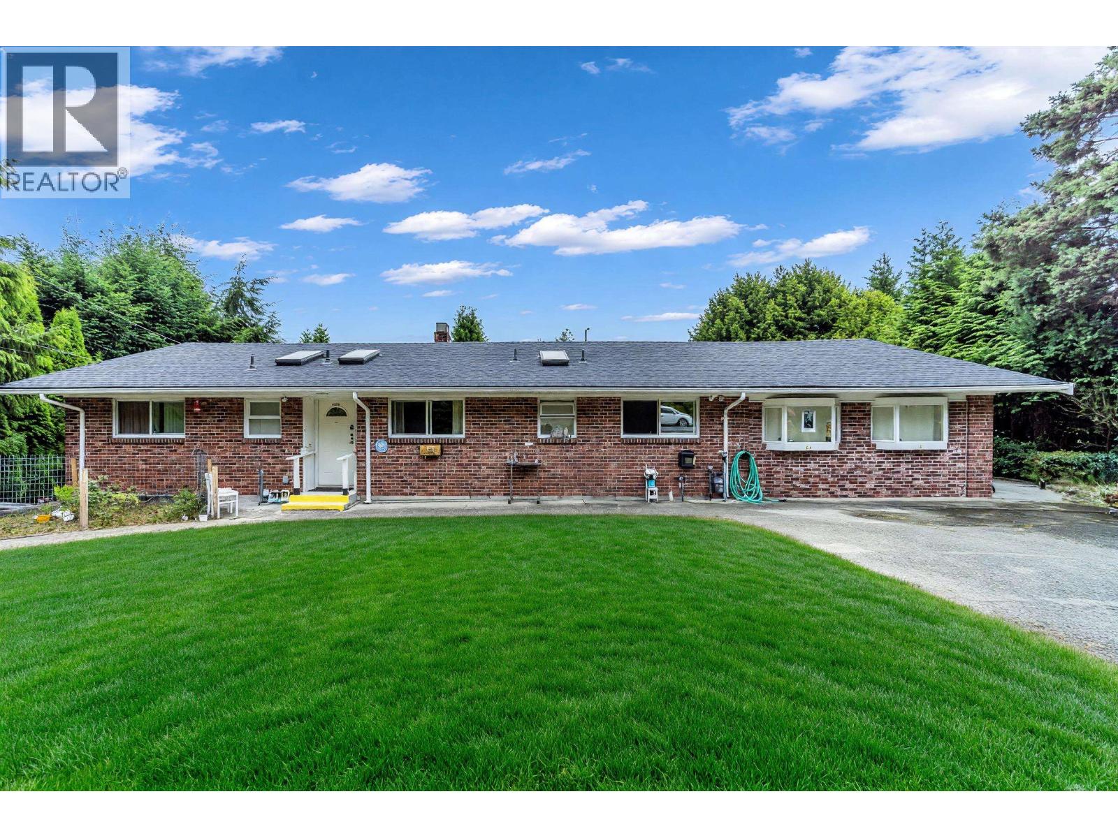 568 ST. GILES ROAD, West Vancouver