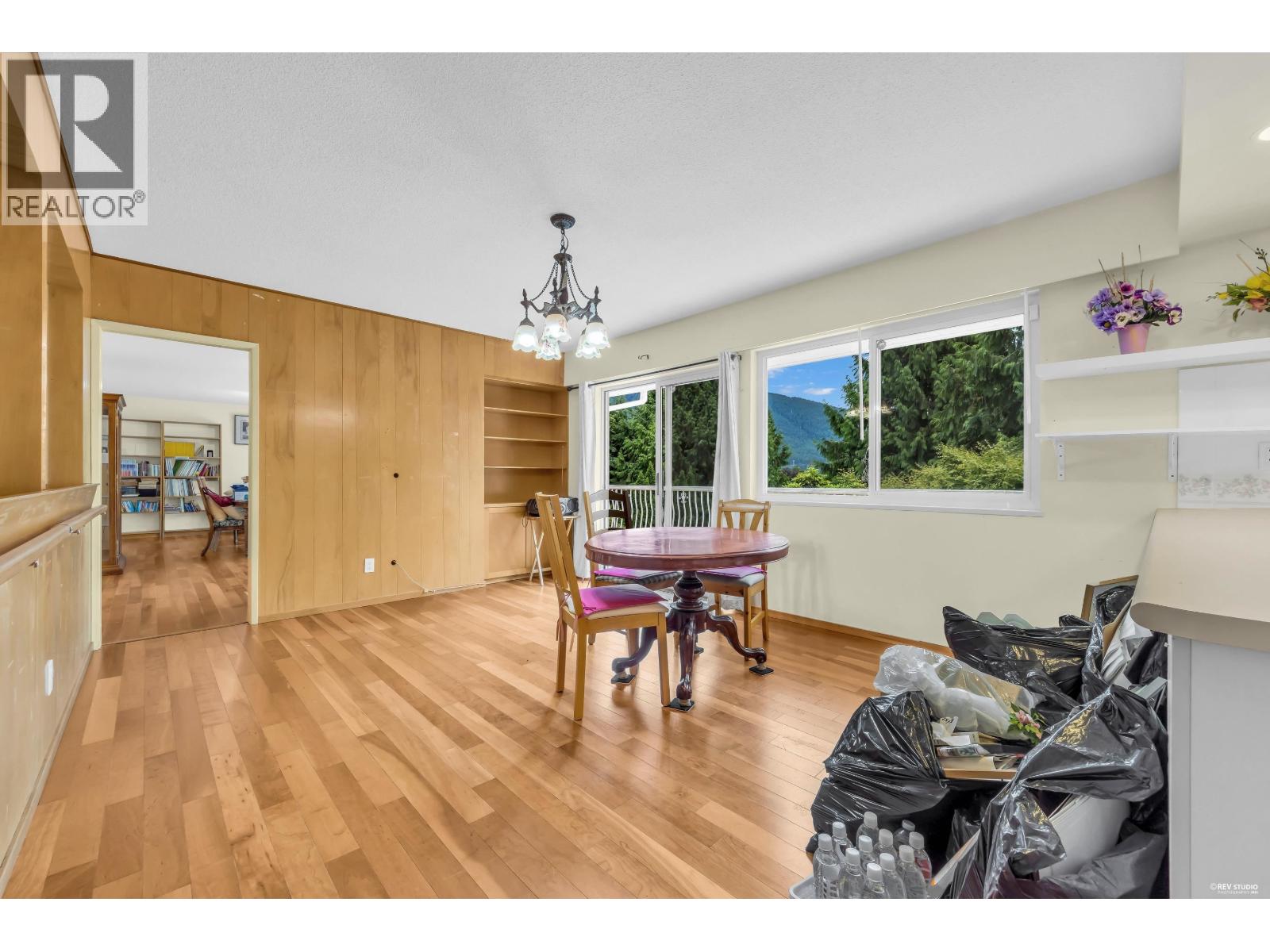 568 ST. GILES ROAD, West Vancouver