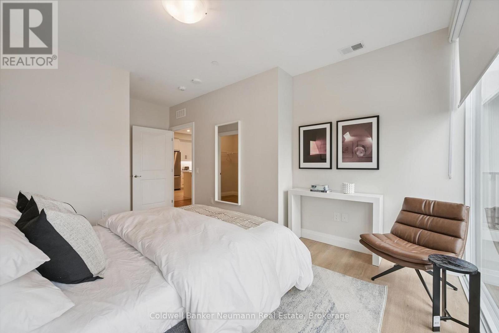#301 1882 GORDON STREET - 18