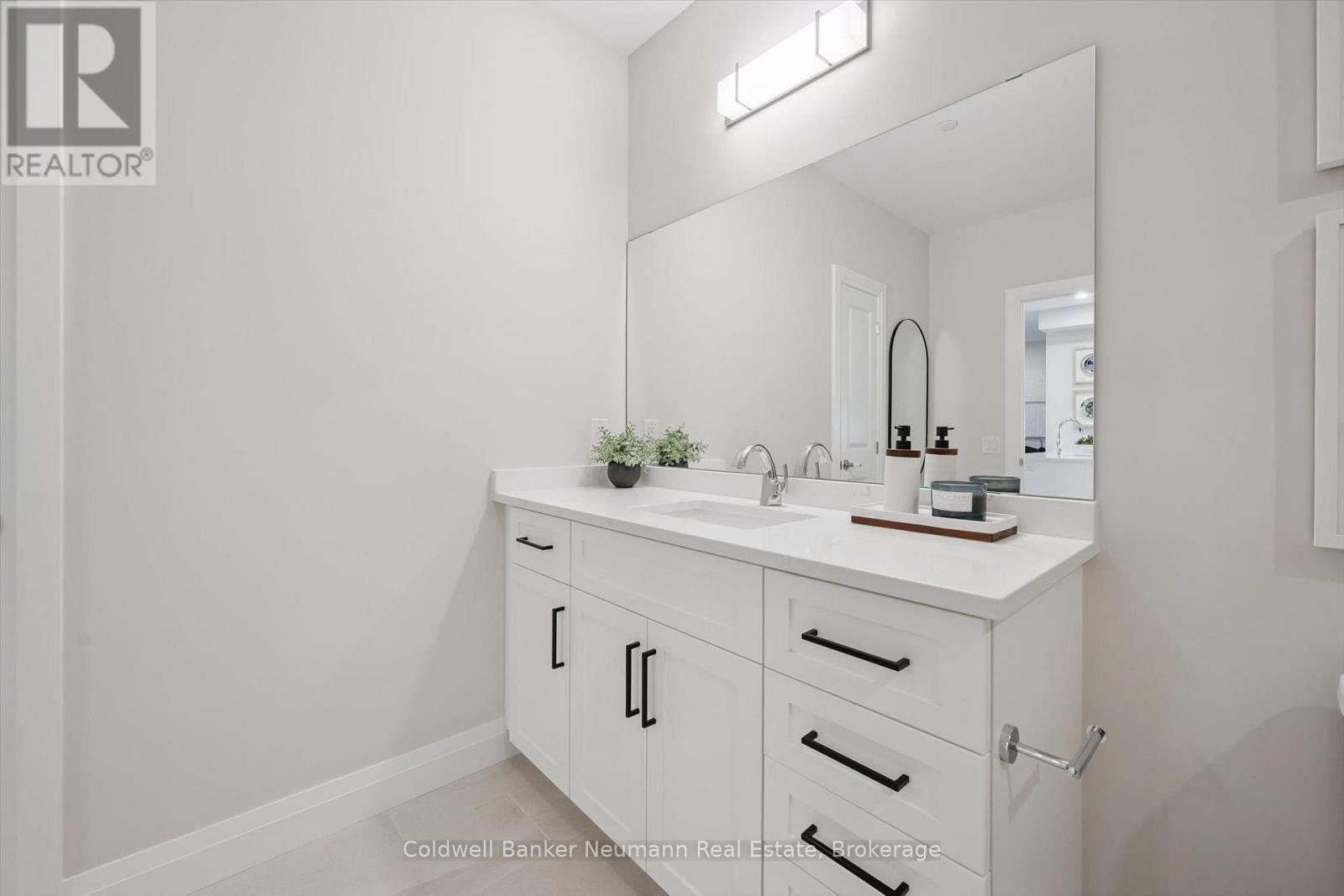#301 1882 GORDON STREET - 21