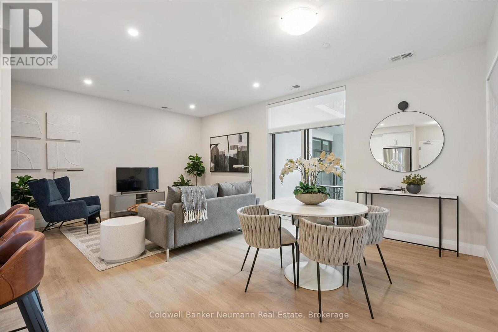 #301 1882 GORDON STREET - 4