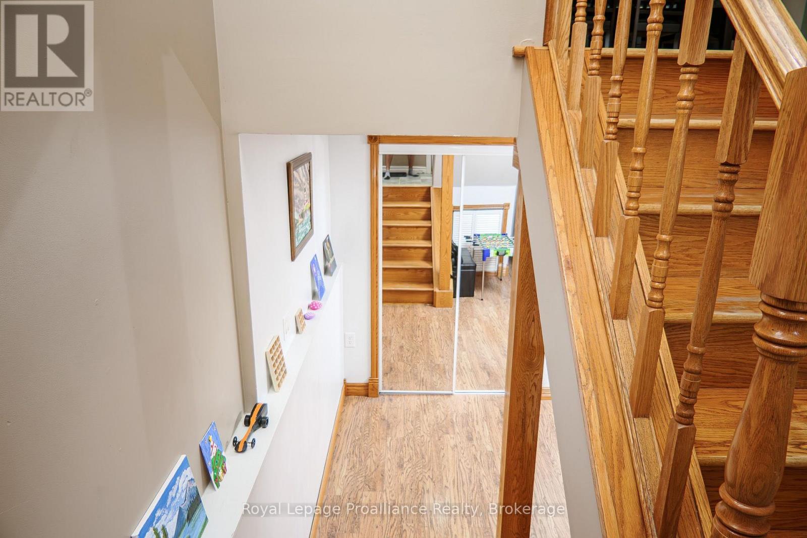 44 IRELAND DRIVE - 22