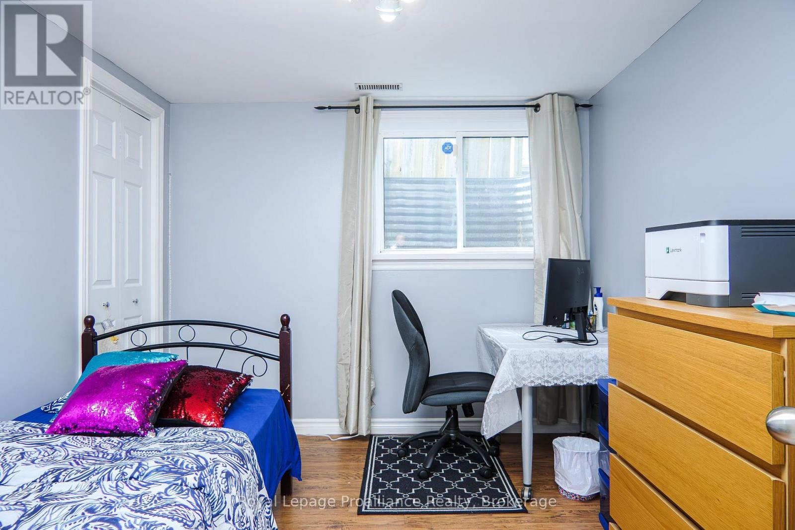 44 IRELAND DRIVE - 35