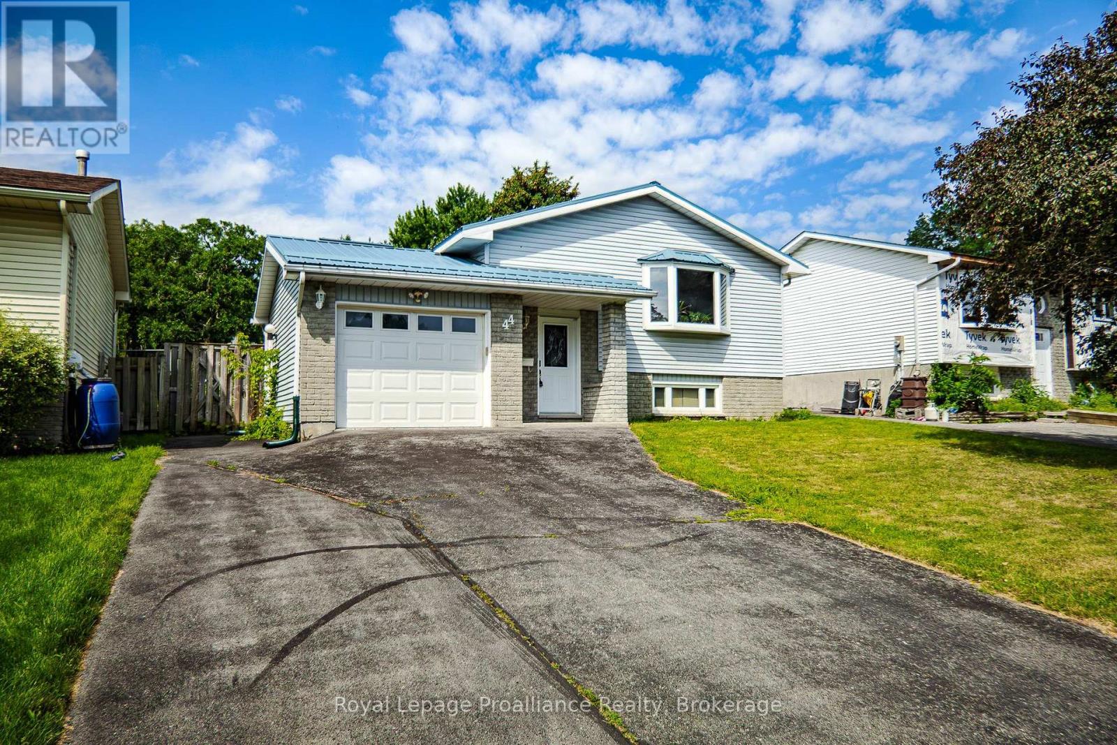 44 IRELAND DRIVE - 37