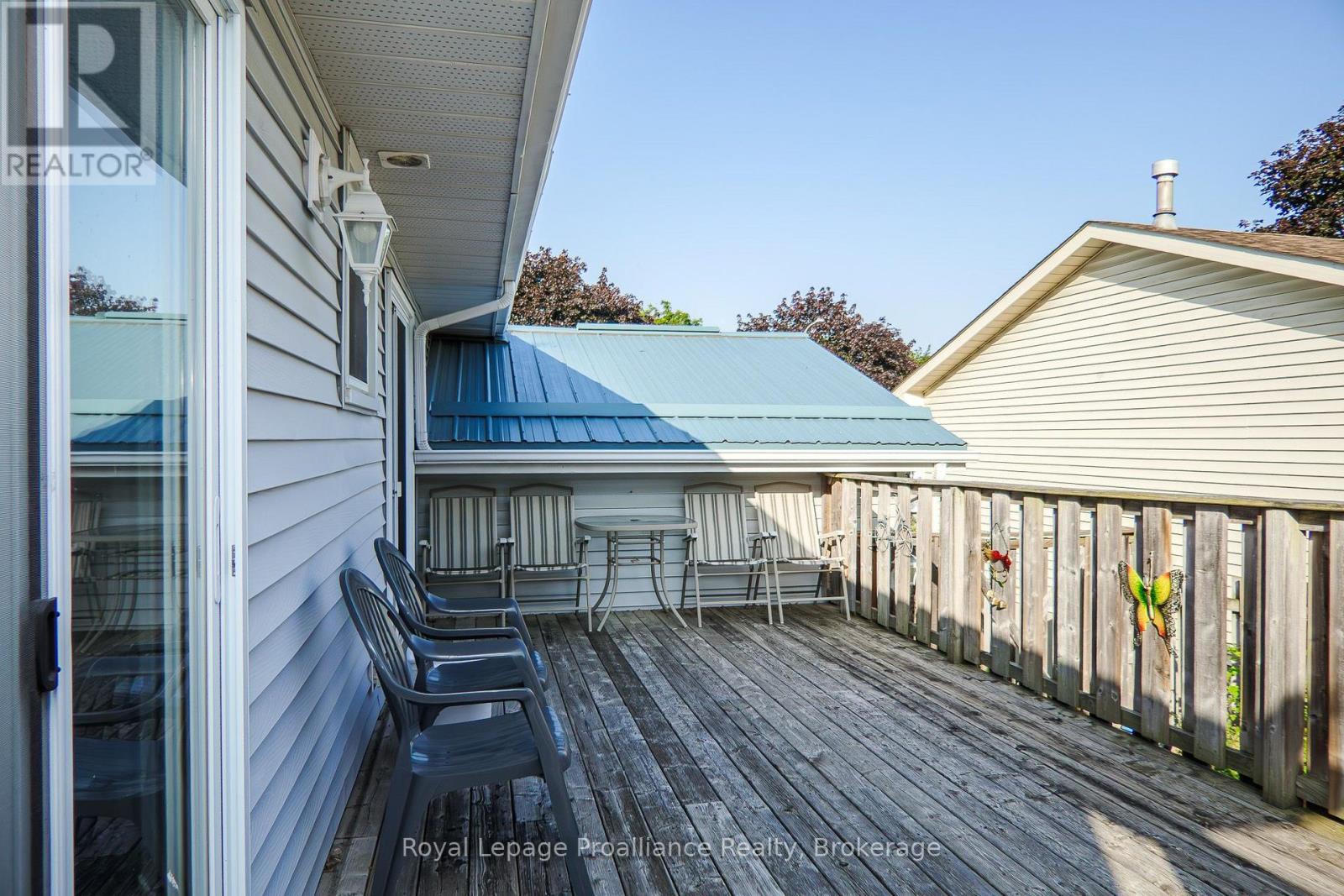 44 IRELAND DRIVE - 38