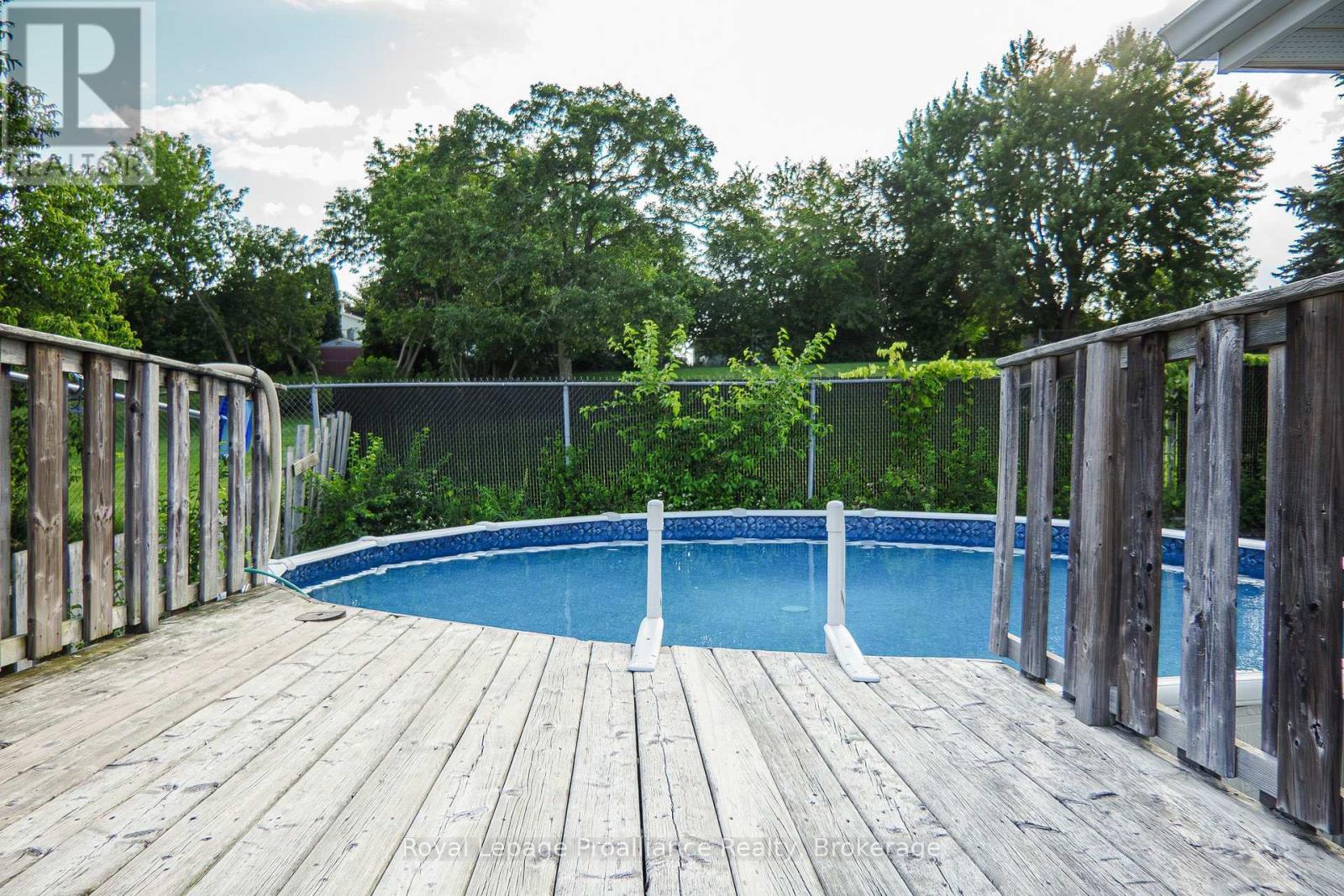 44 IRELAND DRIVE - 41